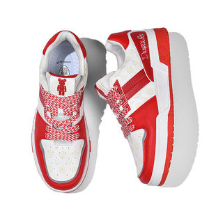 <span class=keywords><strong>Sneakers</strong></span> Sportive Retrò da Uomo Scarpe per Bambini con Tomaia in Rete Nere e Rosse con Caratteristiche Morbide e Arrotondate per la Stagione Primaverile - Product Image 4