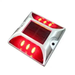 Maximisez la visibilité du conducteur la <span class=keywords><strong>nuit</strong></span> et obtenez le meilleur prix et une bonne qualité avec les plots routiers solaires à LED. - Product Image 3