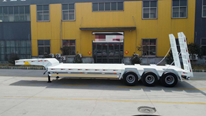 Betrouwbare 3-assige stalen dieplader oplegger met antislipdek voor <span class=keywords><strong>transport</strong></span> van landbouwmachines, max. laadvermogen 60T - Product Image 3