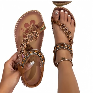 Bohem Etnik Tarz Kadınlar İçin Her Mevsim Açık Hava Düz Sandaletleri, Puantiyeli Boncuklu Ayak Bileği Kayışı, Nefes Alabilen ve Rahat - Product Image 1