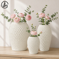 Ensemble de 3 vases floraux modernes en céramique blanche ARM LVG, motif géométrique 3D en relief, pot à fleurs, décoration d'intérieur, centre de table, ornement