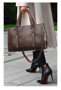 Wholesale New Women's Handbag Commuting Versatile <b>Large</b> Capacity Handbag Fashion Color Contrast <b>Shoulder</b> <b>Bag</b> - Product Image 4