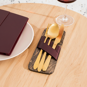 Couverts en acier inoxydable finition or idéal pour les ustensiles de cuisine, la vaisselle et la décoration de table avec une touche de royauté - Product Image 1