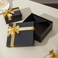 Boîte cadeau rigide pour bijoux, finition mate, ruban nœud, logo personnalisé