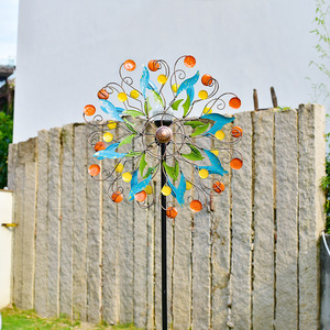 Décorations artisanales de cour en métal Ensemble de 3 ornements de jardin de moulin à vent en métal coloré - Product Image 2