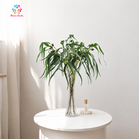 Branches d'eucalyptus artificielles réalistes, feuilles rondes et longues, tiges de verdure artificielle avec des capsules de graines pour la décoration de vases à la maison
