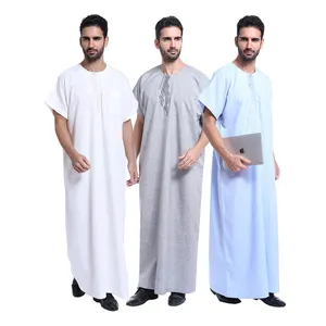 Hot selling Men Abaya Simple Design Classic Black White Colors Embroidery Middle East Men's Robe Short Sleeve Long T Thobe Abaya