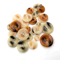 Penjualan terlaris Multi ukuran 4 lubang kancing Resin tanduk jagung kancing Resin alami untuk kemeja mantel pakaian