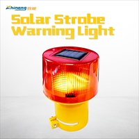 Feu de signalisation solaire à stroboscope en plastique, à colonne unique, étanche IP65, clignotant d'urgence, pour barricade de sécurité routière à montage au sol
