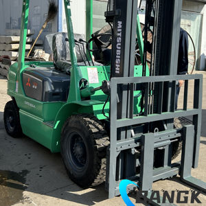 Montacargas Mitsubishi FD35NT FD30NT Usados, Capacidad de 3.5 Toneladas, Combustión Interna, Originales de Japón - Product Image 4