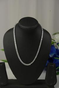 Collar de Mujer con Diamante Cultivado en Laboratorio de Lujo, Corte Pera, Chapado en Oro de 14/18 Quilates, Certificado IGI, Diseño Moderno - Product Image 4