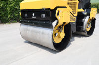 Rouleau vibratoire à double tambour de 4 tonnes (à monter) |   Compacteur d'asphalte robuste pour les grands projets d'infrastructures