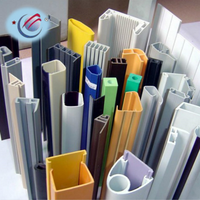 Profilés d'extrusion en plastique PVC UPVC durs et flexibles personnalisés en usine Cadres de porte Bandes de clôture