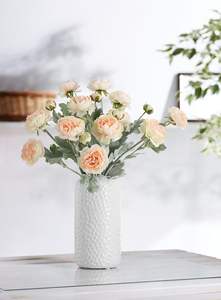 Nouvelle Collection : Fleur de rose artificielle à 3 têtes en soie française avec bords brûlés pour la décoration de la maison, les mariages et les accessoires de photographie - Product Image 4