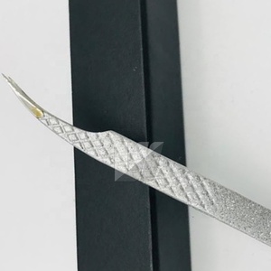 Pince à épiler à extension de cils en acier inoxydable avec logo personnalisé International Diamond Grip polyvalent professionnel - Product Image 5