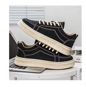 รองเท้าผ้าใบแฟชั่นทรง Chunky สำหรับผู้ชาย คุณภาพสูง เหมาะสำหรับวิ่ง เล่นบาสเก็ตบอล กีฬา รองเท้าลำลองสำหรับวัยรุ่น รองเท้าผ้าใบพื้นเรียบสำหรับเล่นสเก็ตบอร์ด - Product Image 4