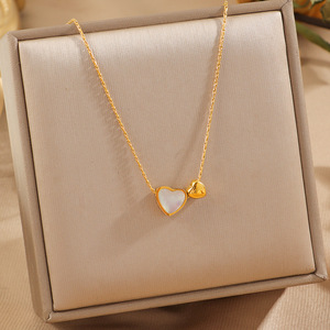 Collar de Acero Inoxidable con Colgante en Forma de Corazón, Chapado en Oro de 18K, Diseño Simple y Elegante para Mujer, Venta al Por Mayor - Product Image 4