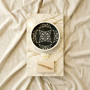 Bandeja de tocador artesanal ecológica única con incrustaciones de hueso, patrón floral intrincado, organizador de cosméticos de artesanía natural premium - Product Image 1