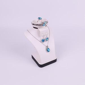 Présentoir à bijoux en cuir PU haute qualité pour pendentifs, bracelets, bagues, boucles d'oreilles, colliers - Modèle petites/moyennes tailles - Product Image 4