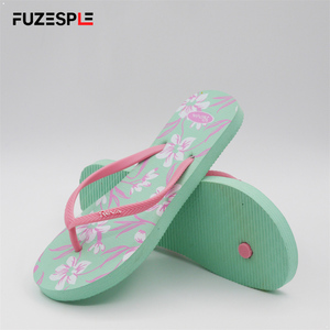 Chanclas con estampado floral para mujer, suela suave, antideslizantes, de secado rápido, cómodas y ligeras, para verano. - Product Image 6