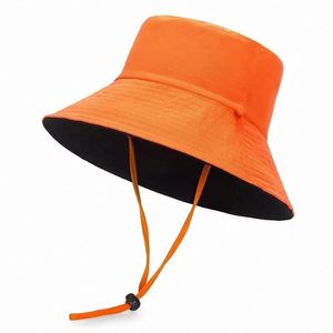 Casquette de pêcheur en polyester noir à séchage rapide avec logo en caoutchouc personnalisé, chapeau de pêcheur à large bord avec cordon, protection solaire pour la plage - Product Image 3