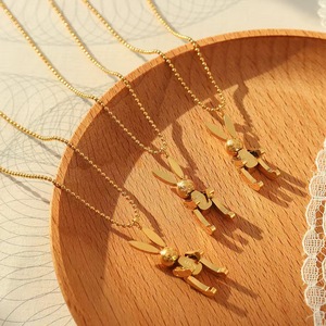 Nuova Collana a Catena con Maglie Bad Bunny in Acciaio Inossidabile Placcato Oro 18K PVD. Collana con Ciondolo Coniglio in Stile Hip-hop Rock - Product Image 3