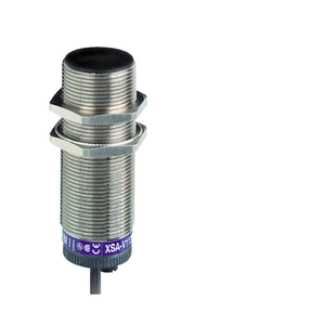 Capteur d'automatisation industrielle XSAV11801, moteur universel, boîtier en laiton nickelé et face de détection en PPS - Product Image 1