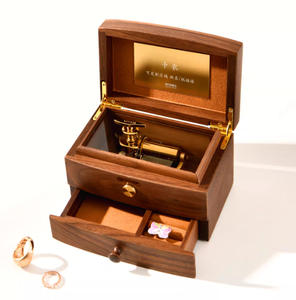 Caja de Música de Madera de 30 Tonos con Manivela, Grabado Personalizado, Melodía Pop de Alta Gama, Creativa, Venta al Por Mayor - Product Image 4