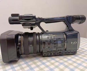 กล้อง HDR-AX2000E ใช้เลนส์ซูมออปติคอล 20 เท่า กล้องระดับมืออาชีพสำหรับการถ่ายทอดสดงานต่างๆ - Product Image 1