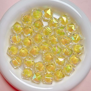 16mm UV 도금 투명 광택 아크릴 큐브 사각면이있는 내부 구멍 아크릴 비즈 - Product Image 2