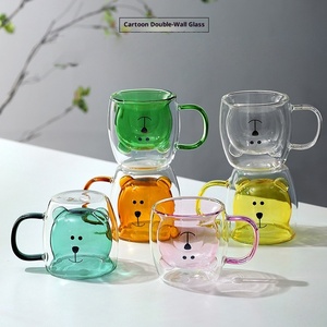 Copo de Vidro de Parede Dupla Atacado com Urso Fofo Colorido, Caneca Resistente ao Calor para Café, Leite e Suco, Copo Transparente de Borossilicato - Product Image 1