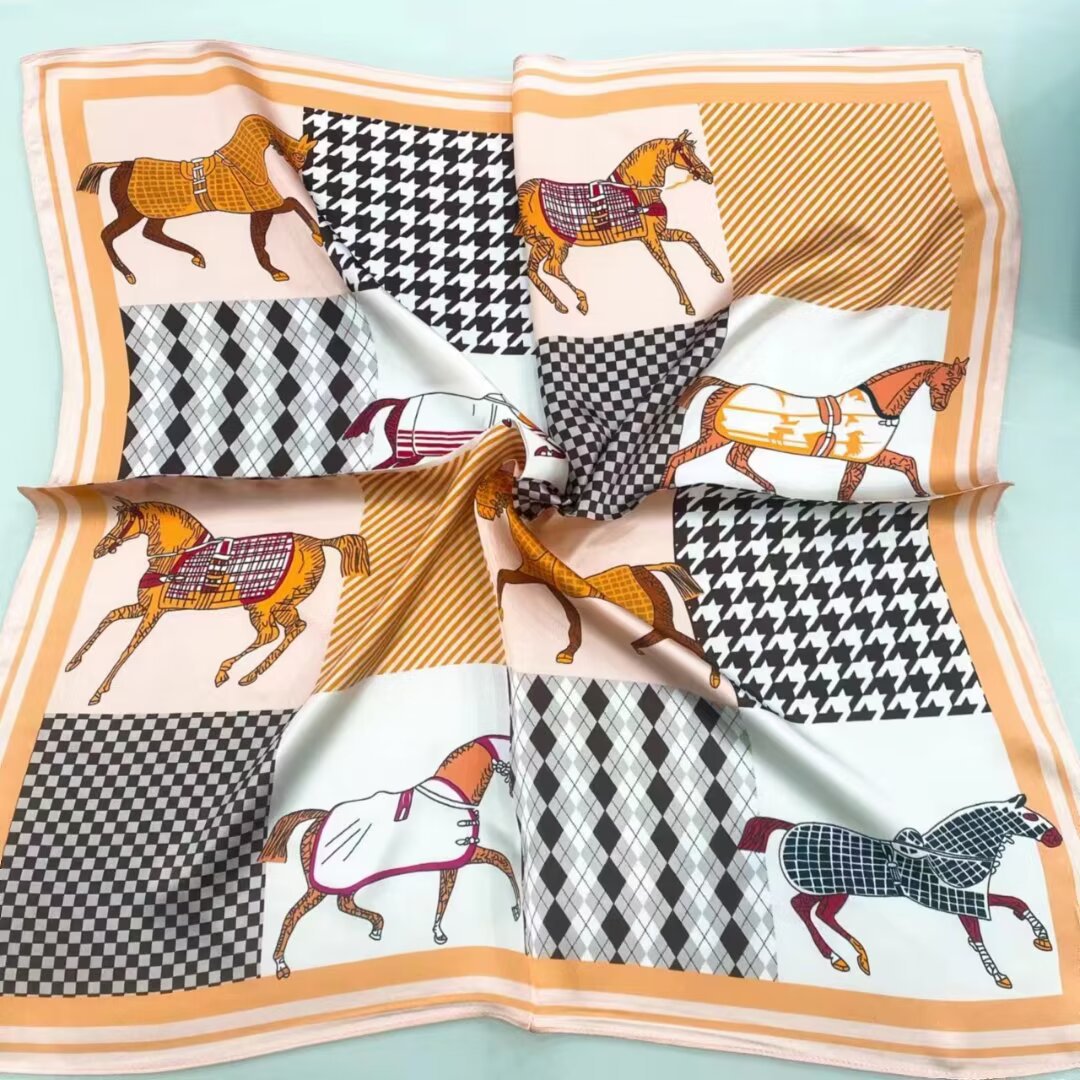 Cheval jaune à motif diamant-6565