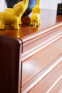 Cómoda Moderna de 5 Cajones, Mueble de Dormitorio Nórdico de Madera de Nogal, Gabinete de Almacenamiento Lateral para Decoración de Interiores, Gabinetes de Sala de Estar - Product Image 4