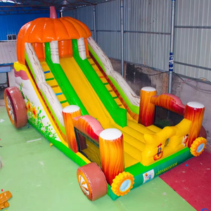 Château gonflable sur le thème de la citrouille d'Halloween avec toboggan et mur d'escalade, équipement de jeu commercial en PVC pour enfants - Product Image 2