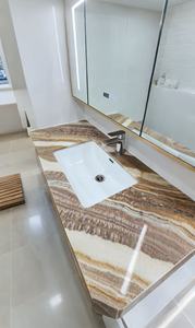 Mesa de Comedor de Mármol Rojo Rubí Personalizada con Diseño Moderno, Superficie Pulida Resistente a las Manchas para Uso en Interiores y Exteriores - Product Image 6