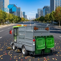 Mini machine de nettoyage de rue Hippo avec bacs à déchets de 480 L montés à l'arrière et système de contrôle de la poussière