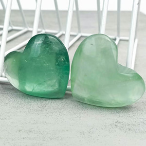 Precio de fábrica <span class=keywords><strong>Lucky</strong></span> Stone Energy Fengshui Inspirational Crystal Heart Palm Stone para la curación - Product Image 4