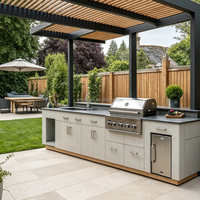 Meubles de cuisine extérieurs modulaires modernes de luxe en acier SUS304, étanches IPX4, avec barbecue, évier et rangement réfrigérateur