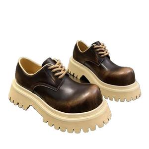 Chaussures pour hommes, chaussures pour femmes, chaussures unisexes, style britannique, chaussures en cuir à lacets à semelle épaisse, bout rond, talons épais - Product Image 1
