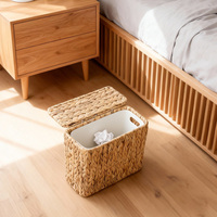 Corbeille à déchets tissée de style rustique en jacinthe d'eau avec poignées, bac de rangement fait main pour la maison et le bureau