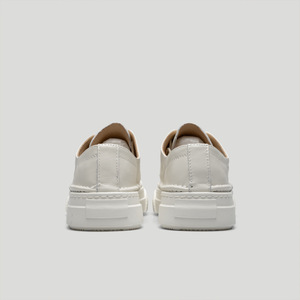 Zapatos de cuero genuino blanco con cordones, zapatillas de plataforma gruesa, parte superior de cuero suave y liso, capas multicolor en tono beige claro. - Product Image 3