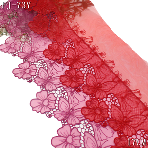 Encaje de borde bordado soluble en agua de alta calidad, morado, con diseño de mariposa y malla de flores rojas brillantes, ecológico y de lujo, de 17 cm. - Product Image 1