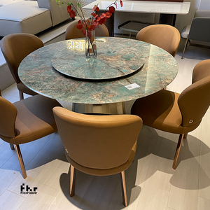 Ensemble de table à manger rectangulaire moderne avec plateau en marbre, chaises en cuir PU beige, pieds en métal noir pour restaurant, hôtel - Product Image 4