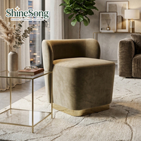 Fauteuil en velours de luxe léger, chaise individuelle moderne, base en métal doré, fauteuil de salon pour villa et hôtel