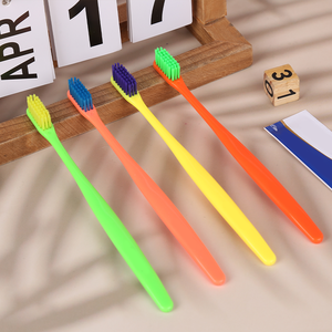 Cepillo de dientes de viaje colorido con mango de plástico y fácil de <span class=keywords><strong>llevar</strong></span> - Product Image 5