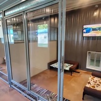 Nieuwe Wandeling In Hondenkennel Grote Openlucht Boarding Kennels Zware Hondenrennen Dierenasiel