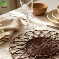 Tapis de table décoratifs bohèmes faits à la main de 15 pouces, en rotin naturel tissé, écologiques, lavables, antidérapants et légers