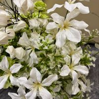 Chemin de table réaliste avec plantes en soie, centre de table, arrangement pour événements de mariage, fleurs artificielles pour fête d'anniversaire