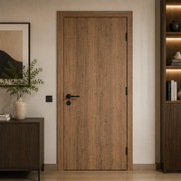 Porte enveloppée avec divers styles de grain de bois simulé, résistante à l'humidité, facile d'entretien, adaptée à différents scénarios de décoration