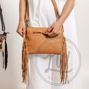 Design Premium nouveau sac en cuir élégant pour femmes frange de fourrure de vachette poignée unique Portable Style bohème saison d'hiver - Product Image 3